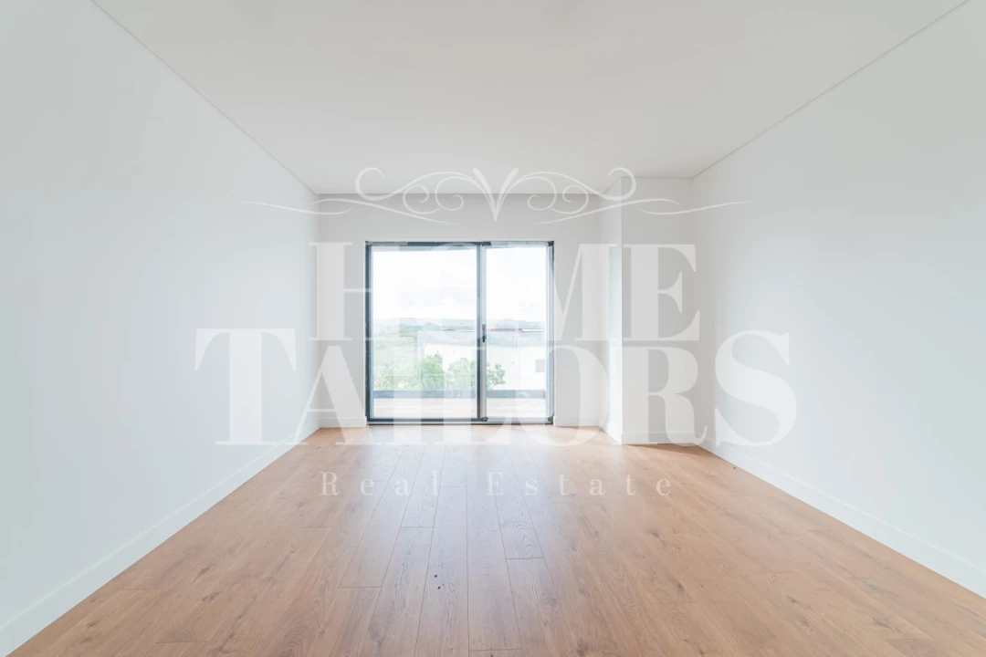 Moradia T4 para Venda em Igreja Nova e Cheleiros Foto 16