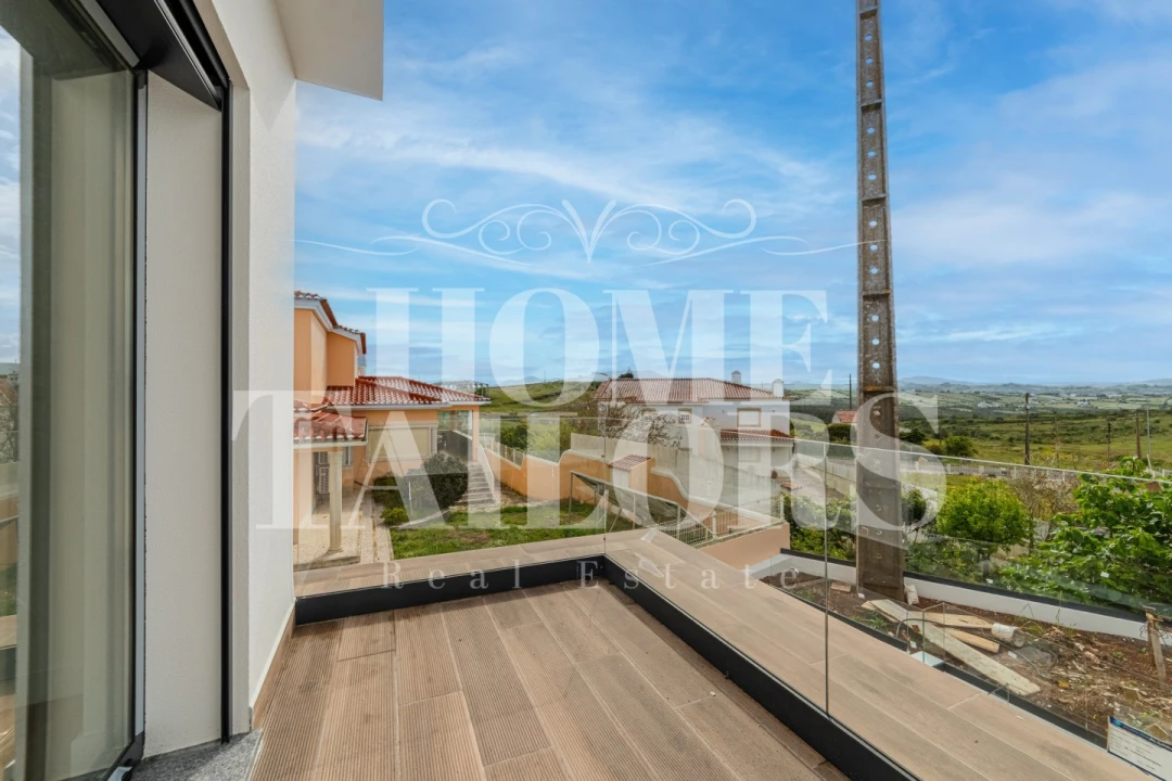 Moradia T4 para Venda em Igreja Nova e Cheleiros Foto 19