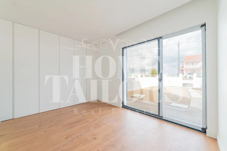 Moradia T4 para Venda em Igreja Nova e Cheleiros Foto 8