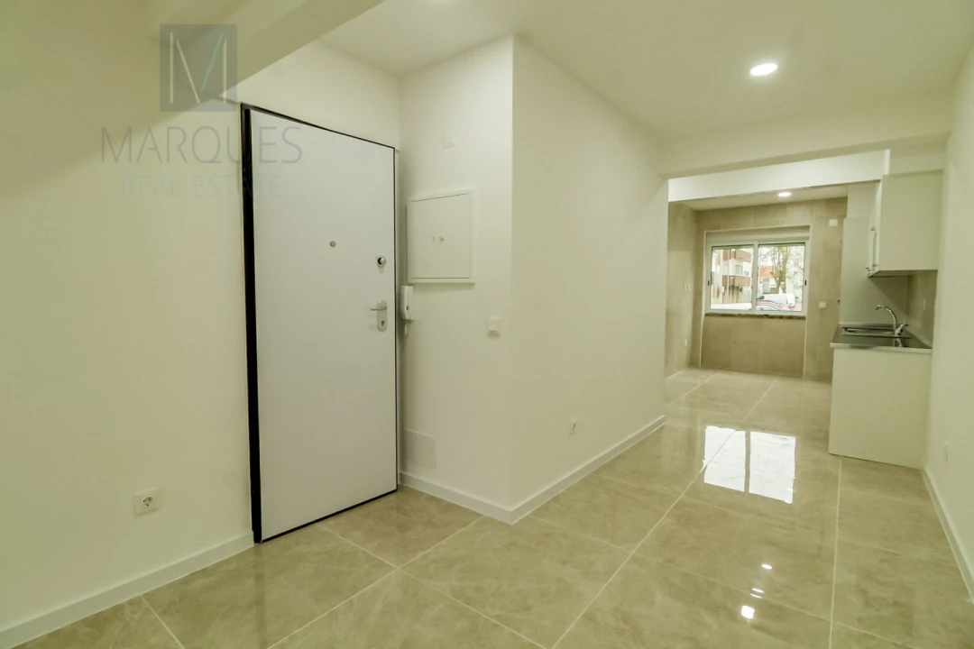 Apartamento T2 para Venda em Almada, Cova da Piedade, Pragal e Cacilhas Foto 11