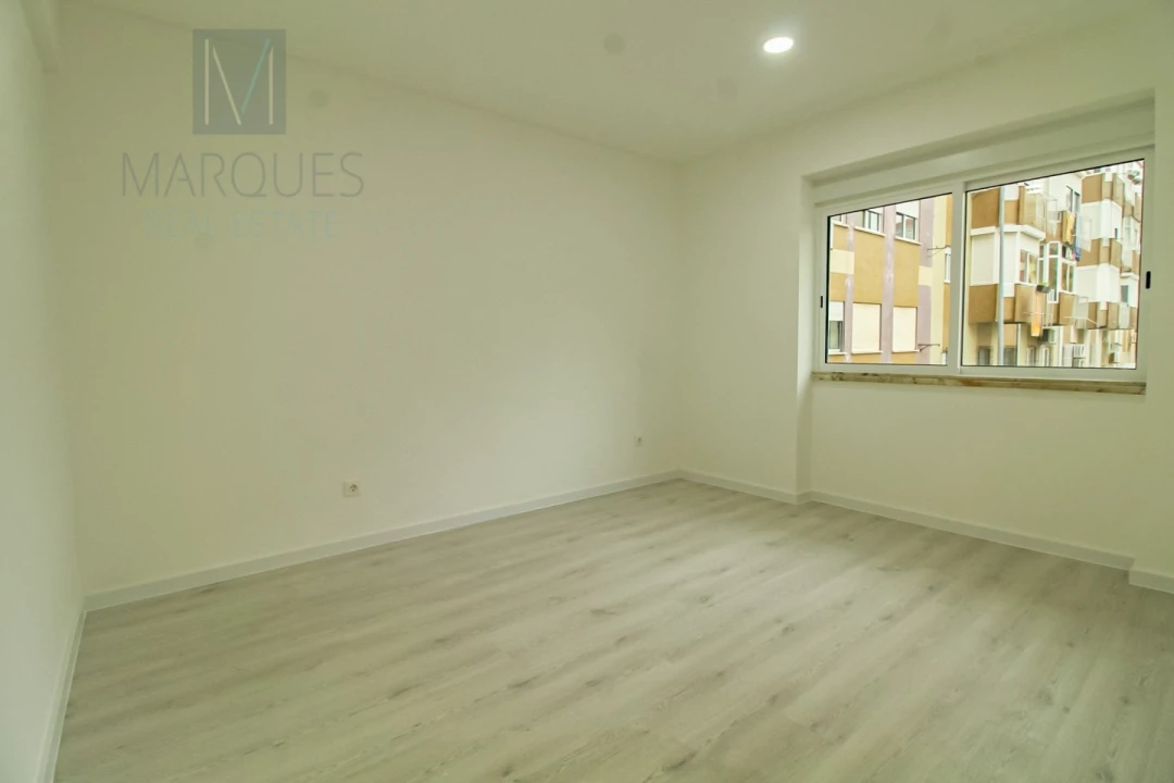 Apartamento T2 para Venda em Almada, Cova da Piedade, Pragal e Cacilhas Foto 7