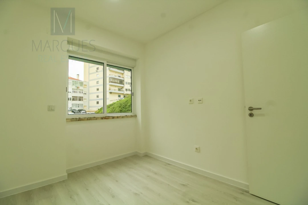 Apartamento T2 para Venda em Almada, Cova da Piedade, Pragal e Cacilhas Foto 9