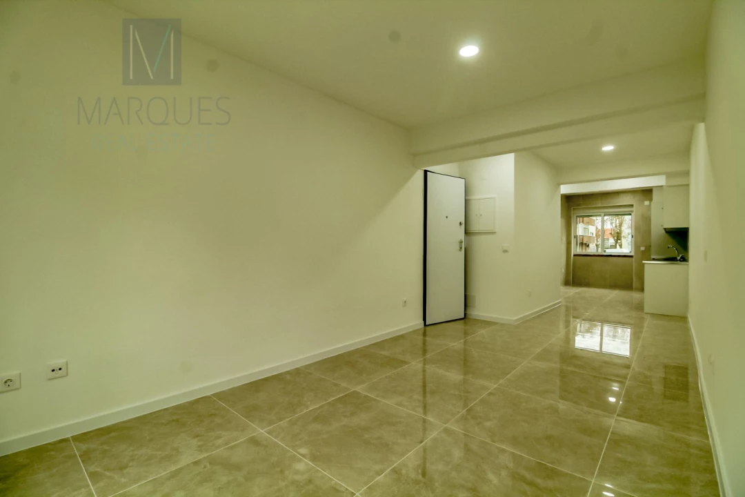 Apartamento T2 para Venda em Almada, Cova da Piedade, Pragal e Cacilhas Foto 3