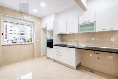 Apartamento T2 para Venda em Almada, Cova da Piedade, Pragal e Cacilhas