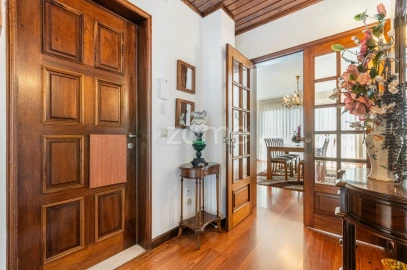 Apartamento T4 para Venda em Póvoa de Varzim, Beiriz e Argivai
