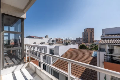 Apartamento T4 para Venda em Póvoa de Varzim, Beiriz e Argivai