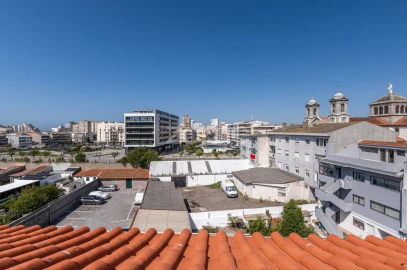 Apartamento T4 para Venda em Póvoa de Varzim, Beiriz e Argivai