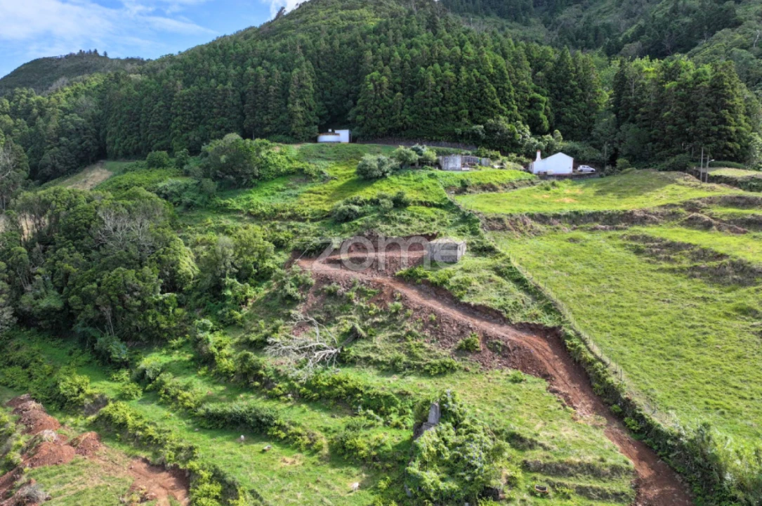 Moradia T4 para Venda em São Pedro Foto 3