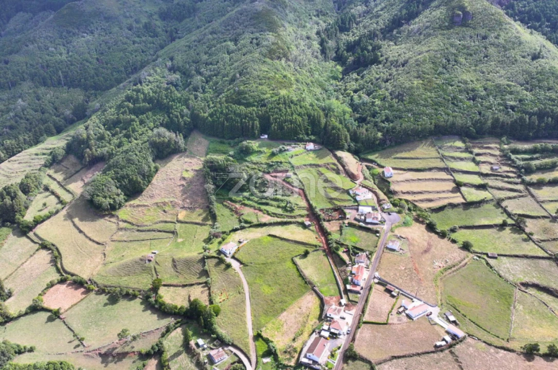 Moradia T4 para Venda em São Pedro Foto 5