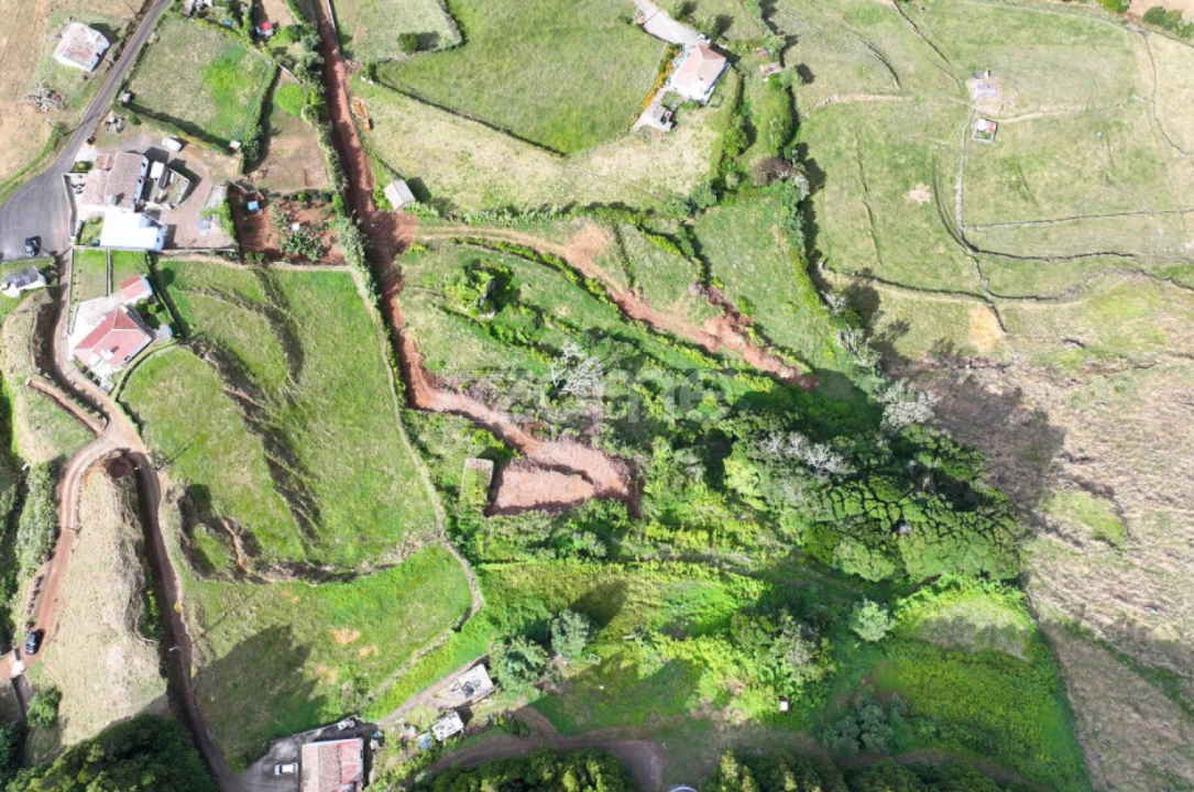 Moradia T4 para Venda em São Pedro Foto 6