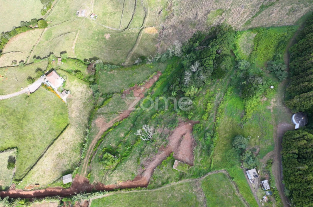 Moradia T4 para Venda em São Pedro Foto 9