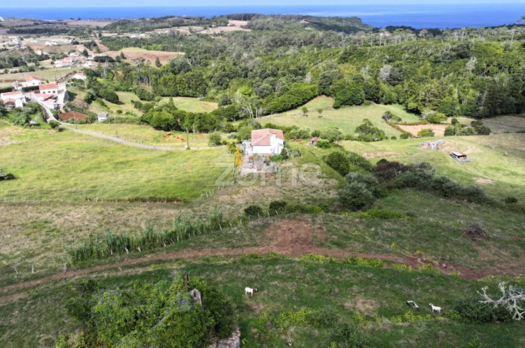 Moradia T4 para Venda em São Pedro Foto 8