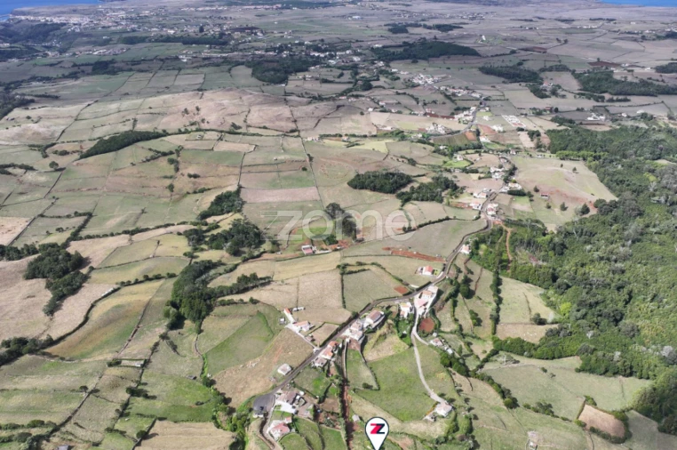 Moradia T4 para Venda em São Pedro Foto 2