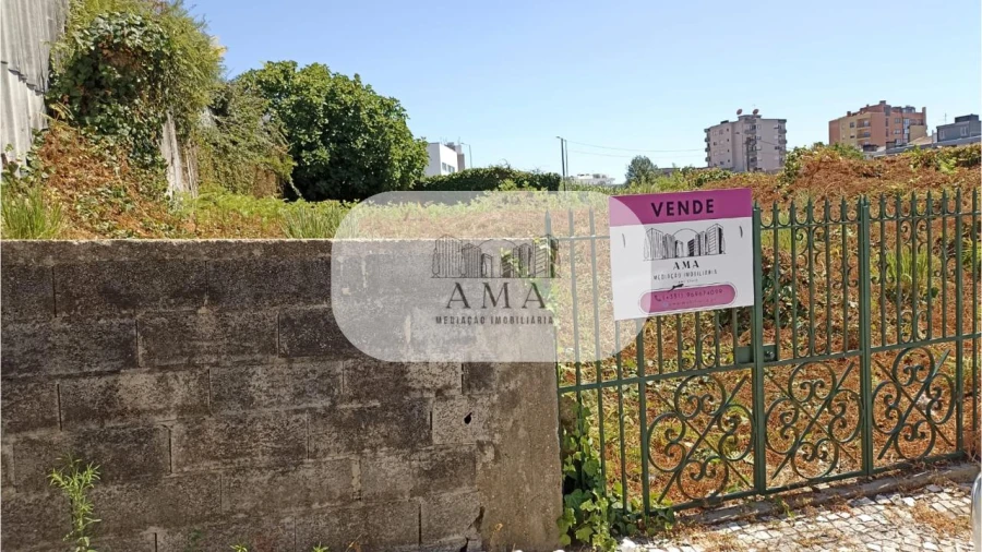 Terreno para Venda em São João da Madeira Foto 2