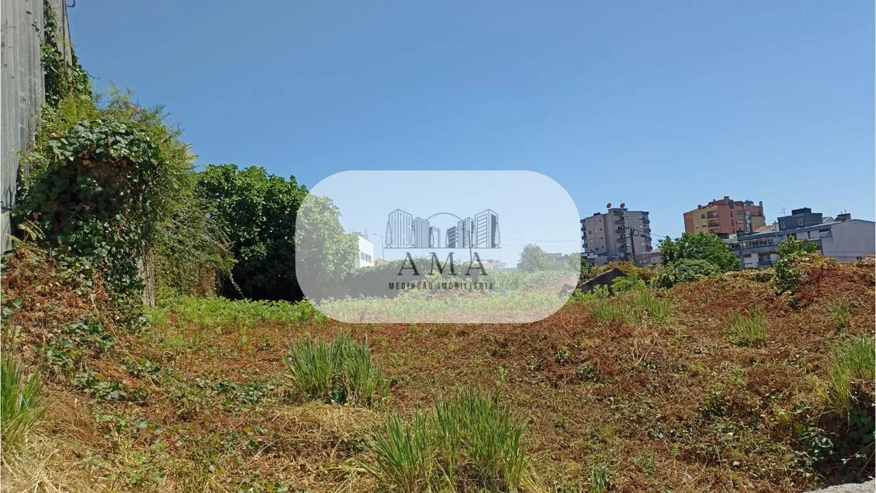 Terreno para Venda em São João da Madeira Foto 1