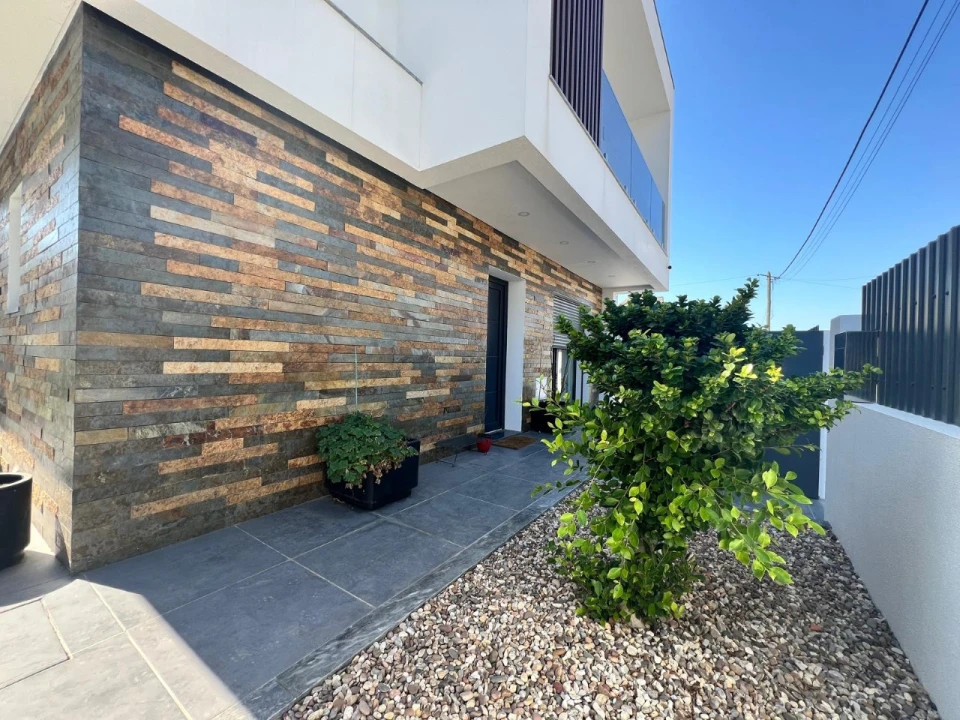 Moradia T4 para Venda em Fernao Ferro Foto 3