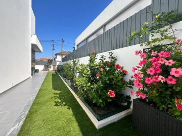 Moradia T4 para Venda em Fernao Ferro
