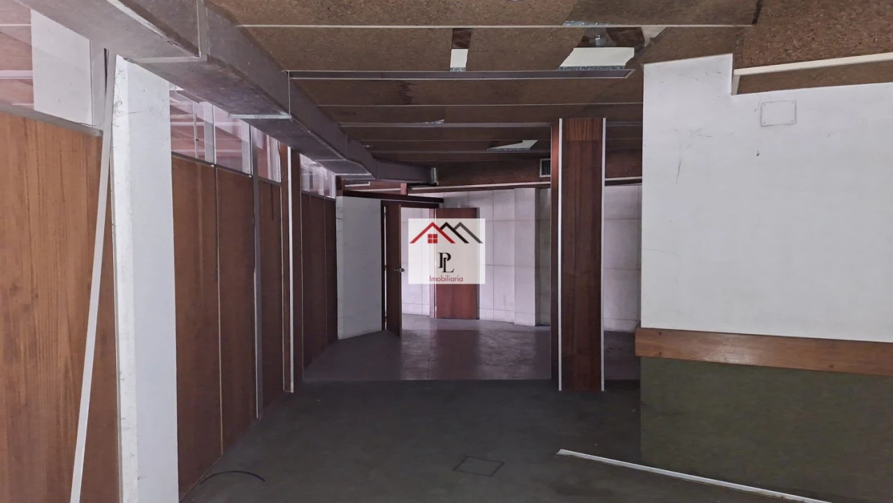 Loja para Venda em Sé Nova, Santa Cruz, Almedina e São Bartolomeu Foto 18