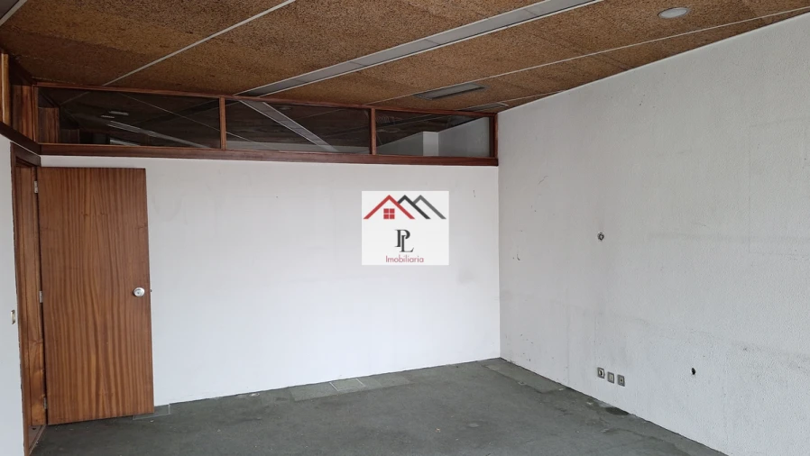 Loja para Venda em Sé Nova, Santa Cruz, Almedina e São Bartolomeu Foto 10