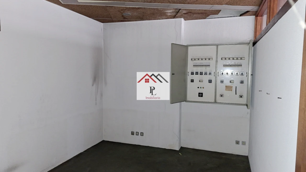 Loja para Venda em Sé Nova, Santa Cruz, Almedina e São Bartolomeu Foto 12