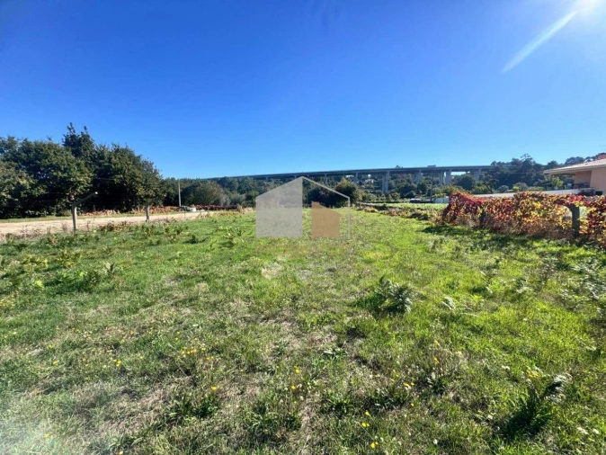Terreno para Venda em Cornes Foto 2