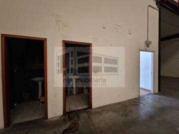 Loja para Arrendamento em Alverca do Ribatejo e Sobralinho