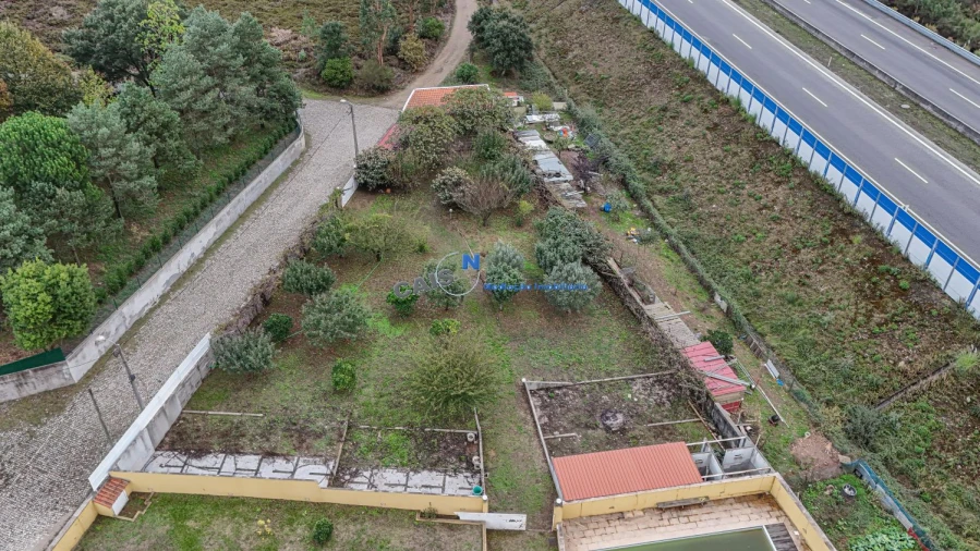 Moradia T4 para Venda em Recarei Foto 53