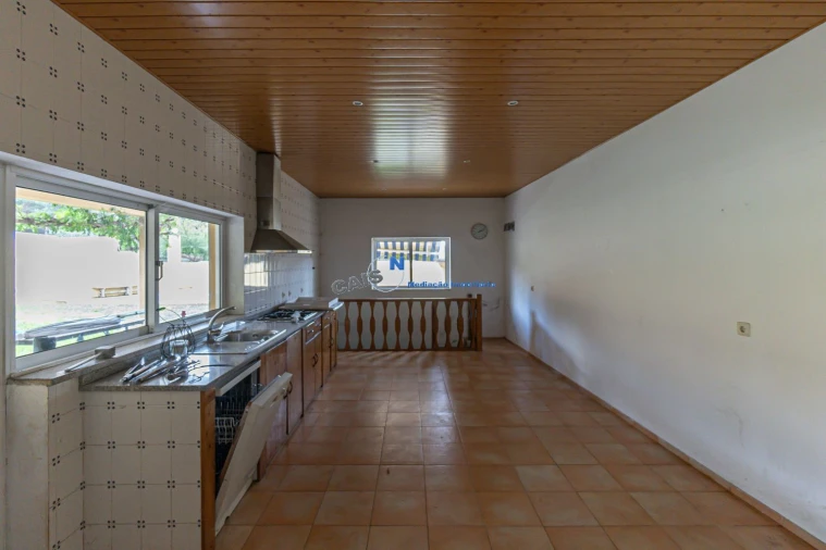 Moradia T4 para Venda em Recarei Foto 36