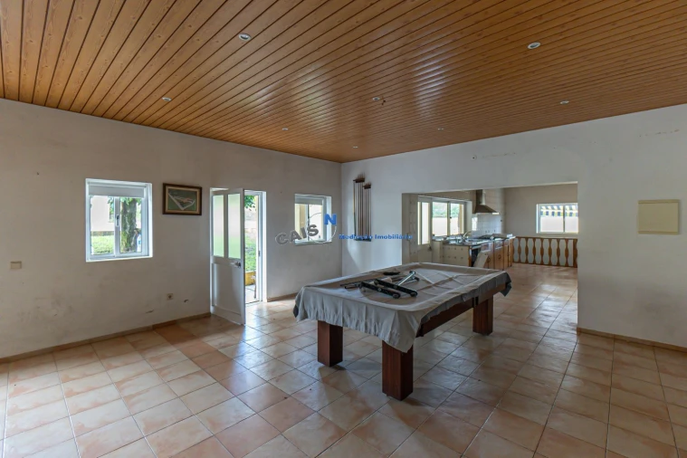 Moradia T4 para Venda em Recarei Foto 37