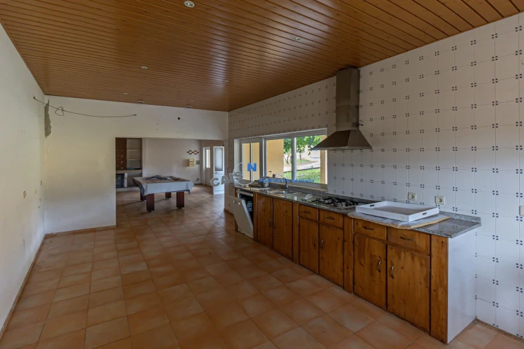 Moradia T4 para Venda em Recarei Foto 35