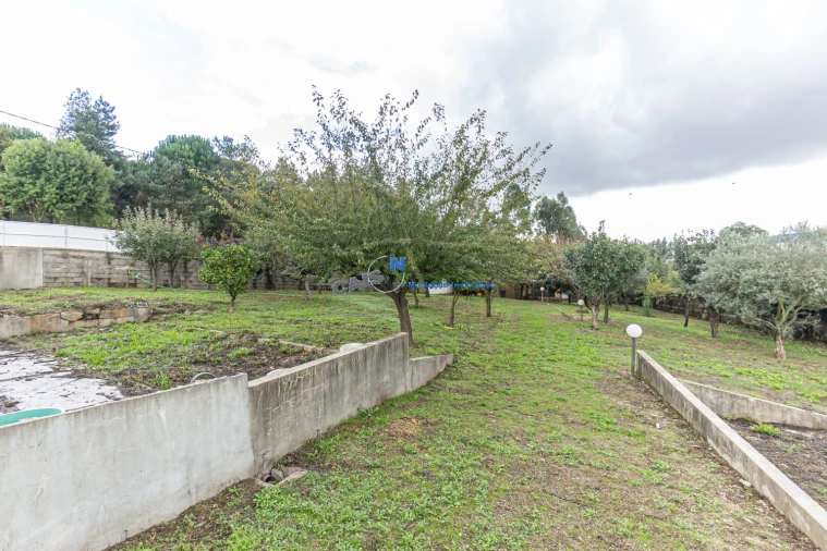 Moradia T4 para Venda em Recarei Foto 45