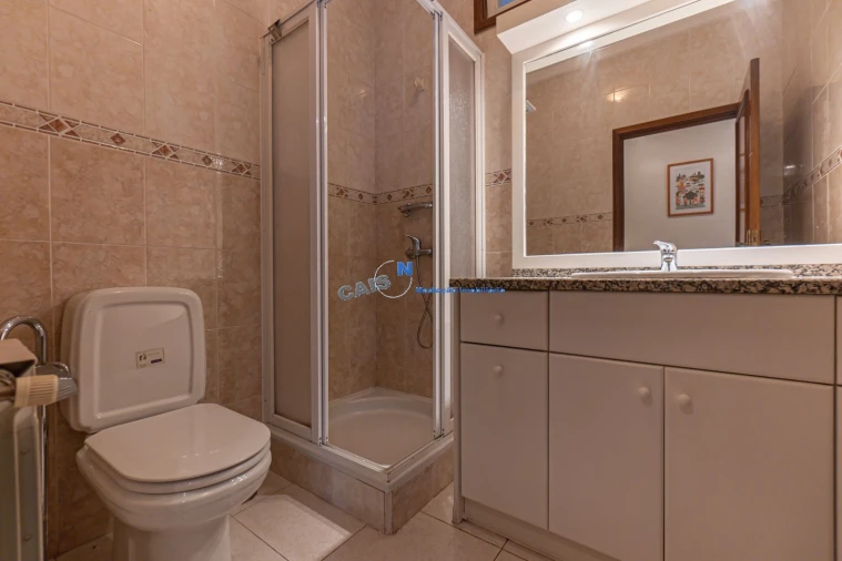 Moradia T4 para Venda em Recarei Foto 19