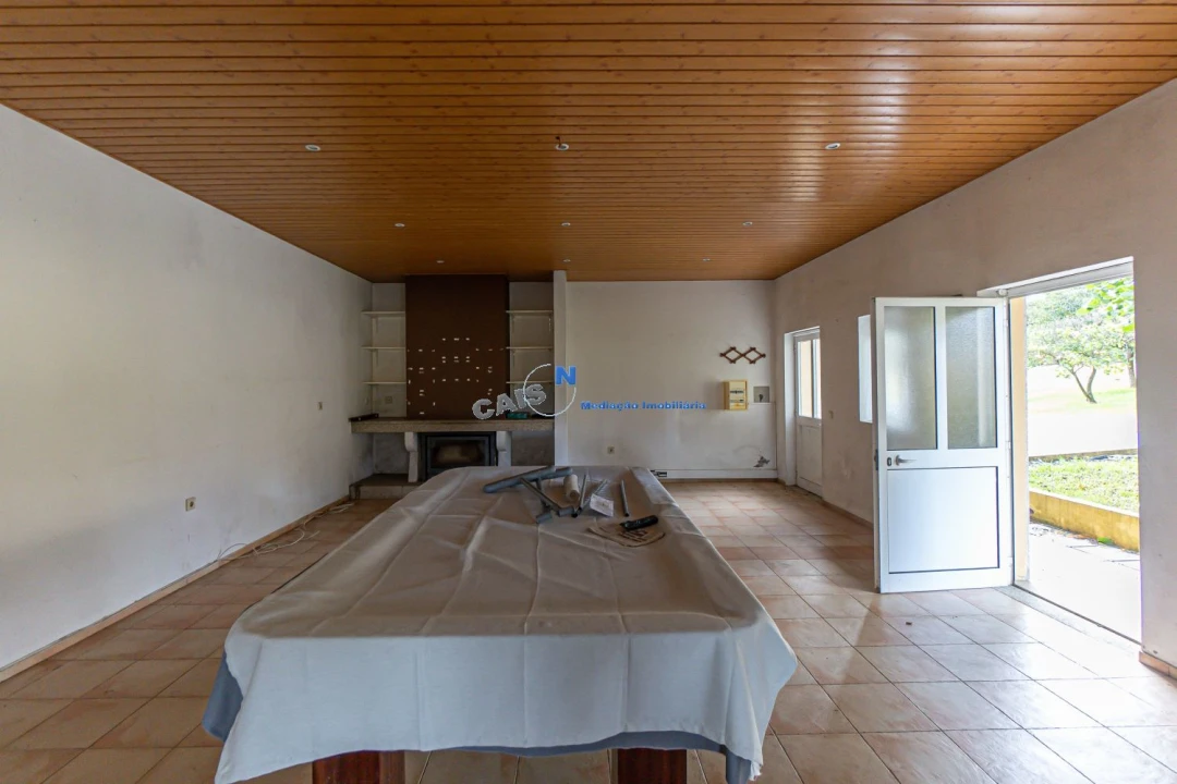 Moradia T4 para Venda em Recarei Foto 38