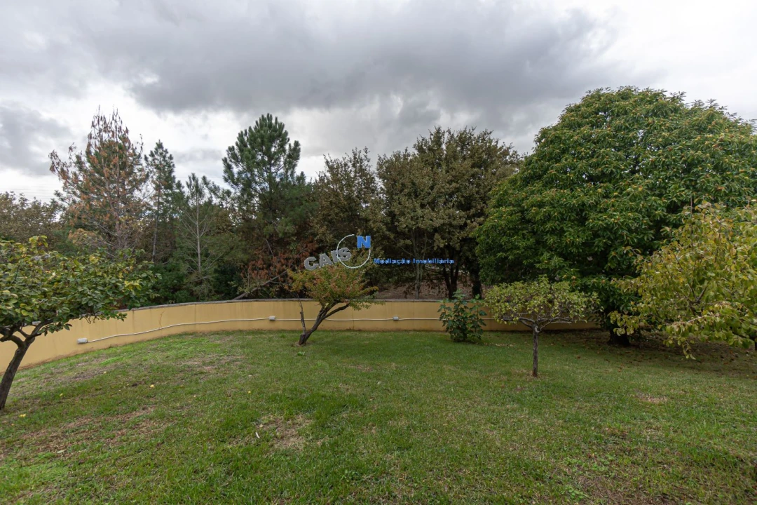 Moradia T4 para Venda em Recarei Foto 47