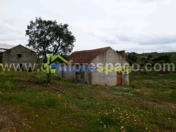 Quinta T0 para Venda em Castelo Branco
