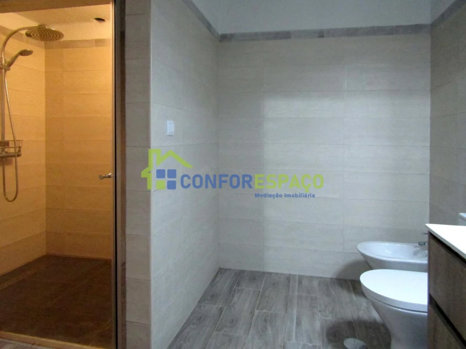 Moradia T2 para Venda em Escalos de Cima e Lousa Foto 10