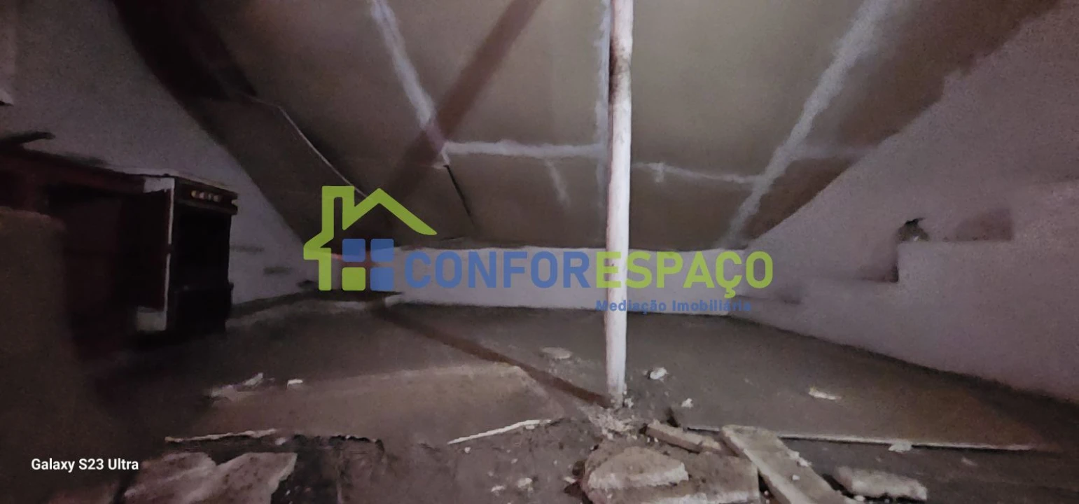 Moradia T2 para Venda em Alcains Foto 8