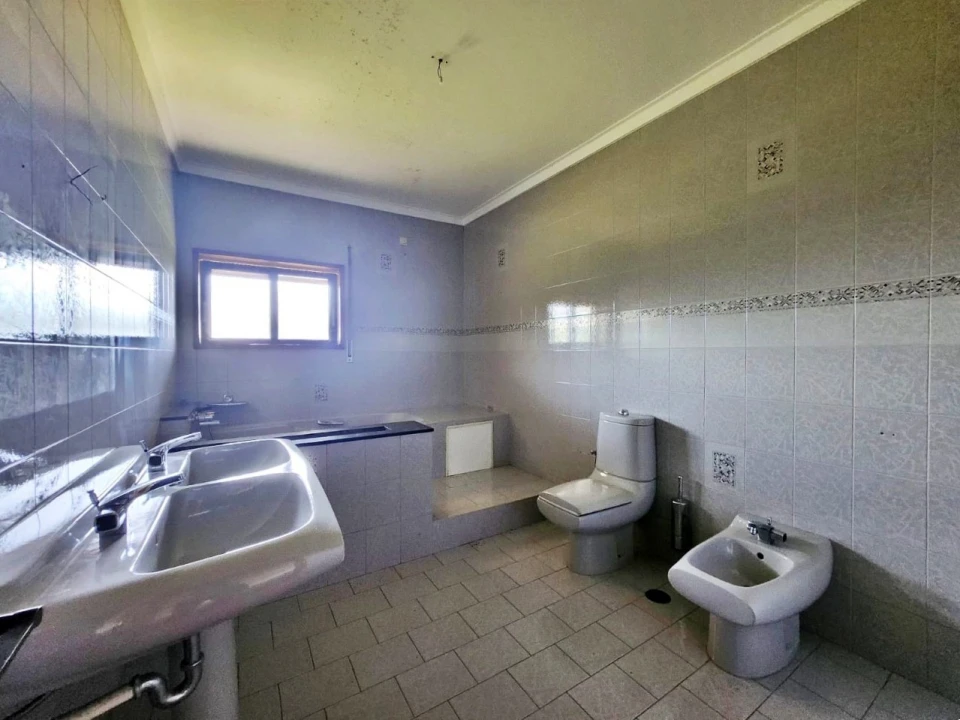 Armazém para Venda em Ruivães e Novais Foto 20