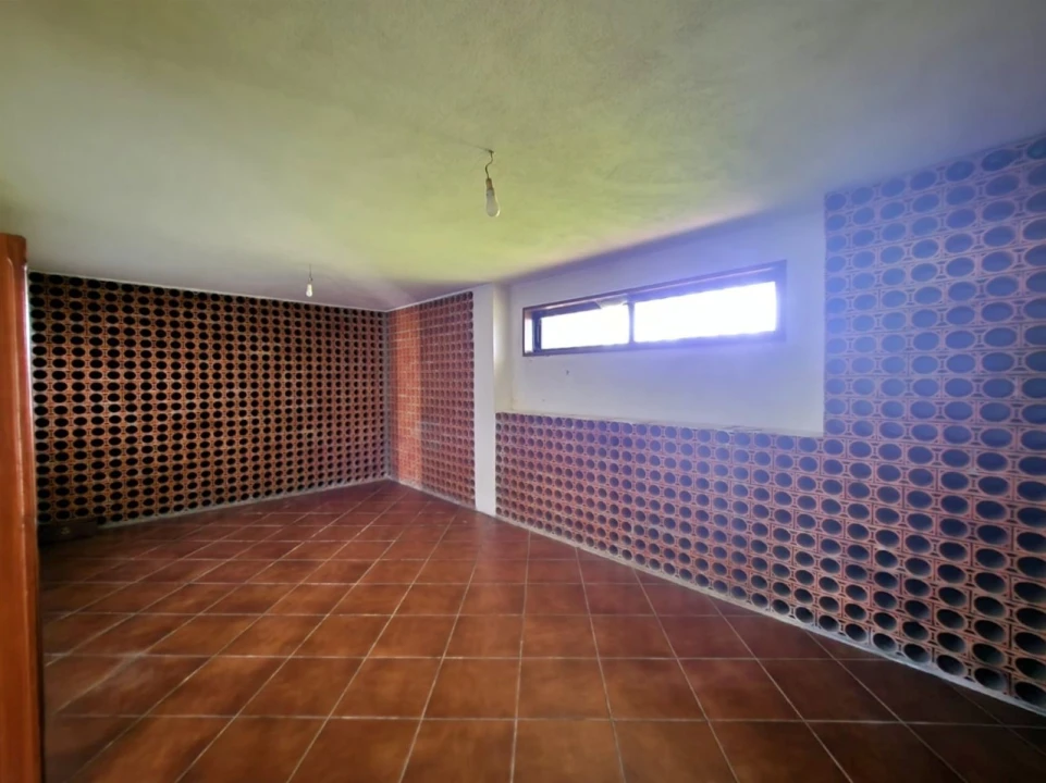 Armazém para Venda em Ruivães e Novais Foto 43