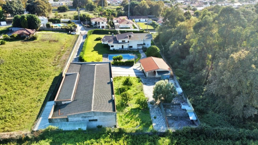 Armazém para Venda em Ruivães e Novais Foto 33