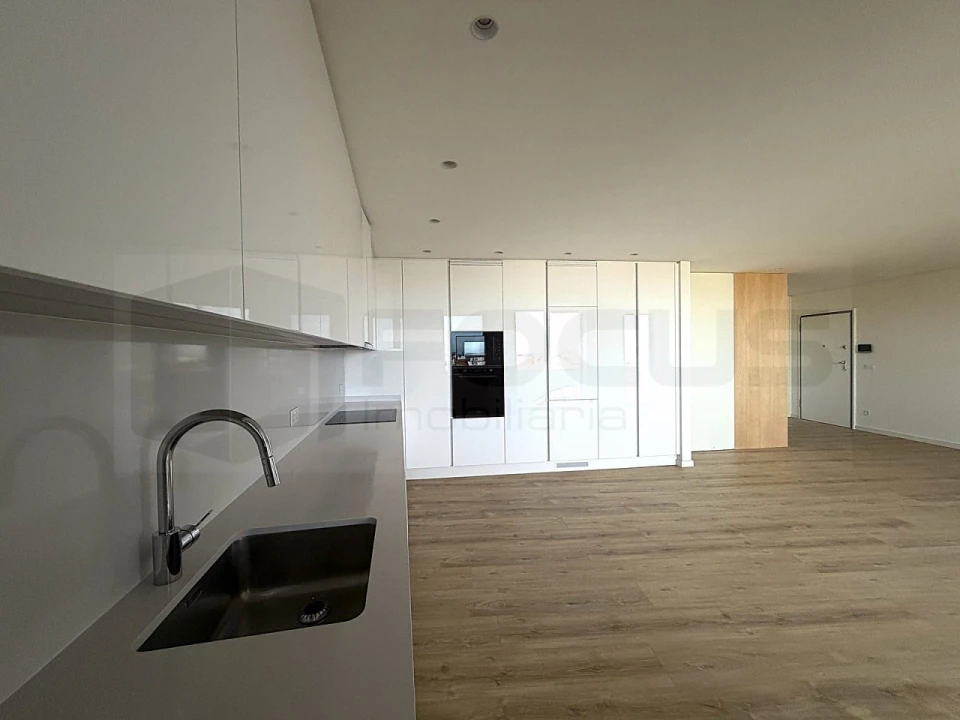 Apartamento T3 para Venda em Glória e Vera Cruz Foto 3
