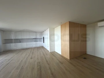 Apartamento T3 para Venda em Glória e Vera Cruz