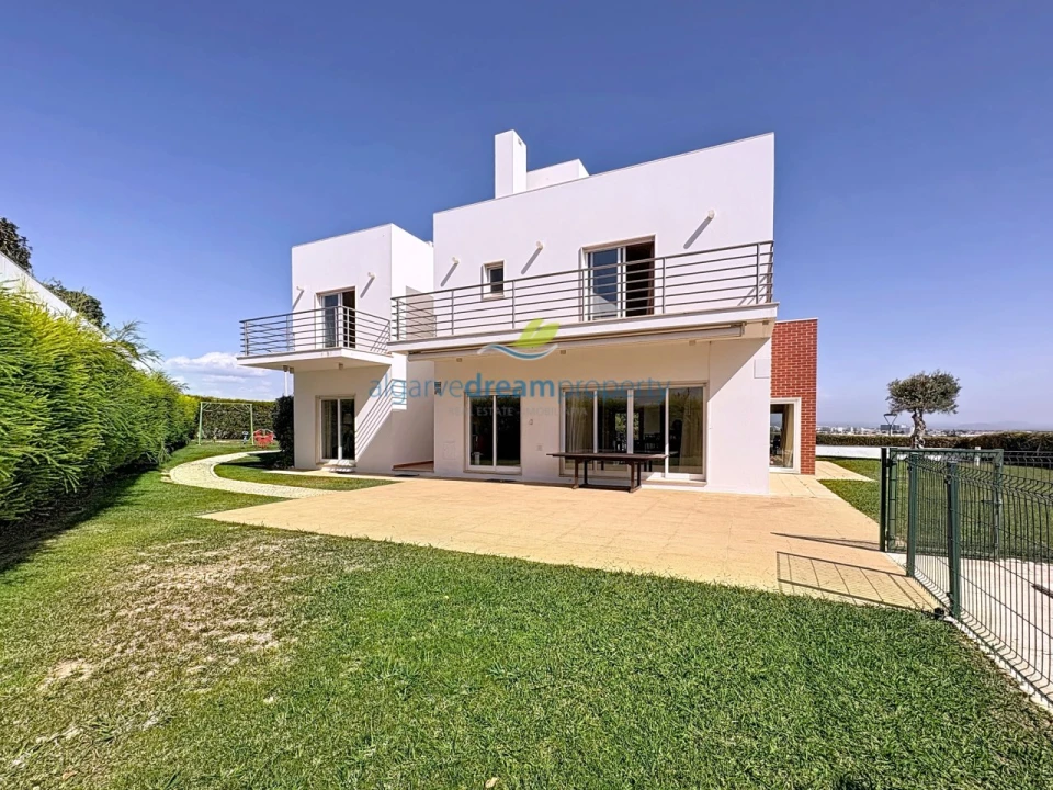 Moradia T4 para Venda em Albufeira e Olhos de Água Foto 2