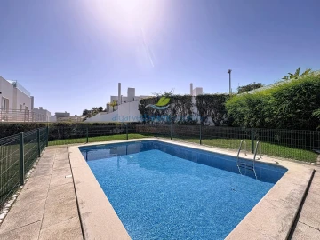 Moradia T4 para Venda em Albufeira e Olhos de Água