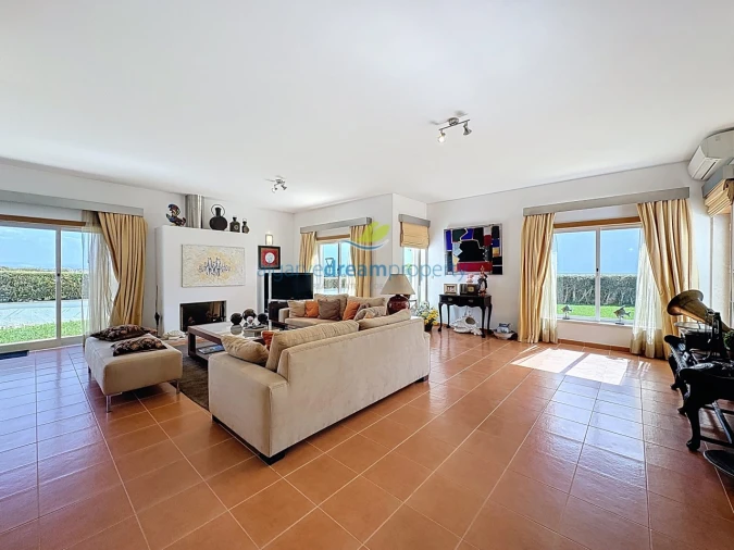 Moradia T4 para Venda em Albufeira e Olhos de Água Foto 6