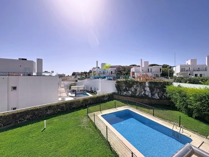 Moradia T4 para Venda em Albufeira e Olhos de Água Foto 50