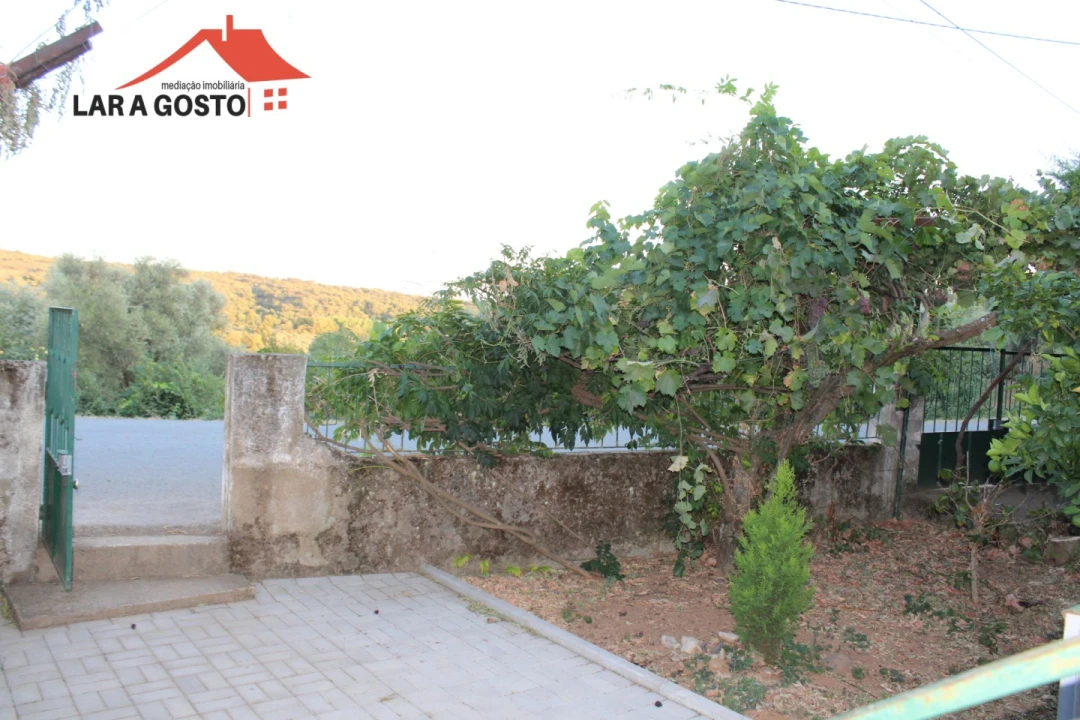 Moradia T4 para Venda em Salselas Foto 3