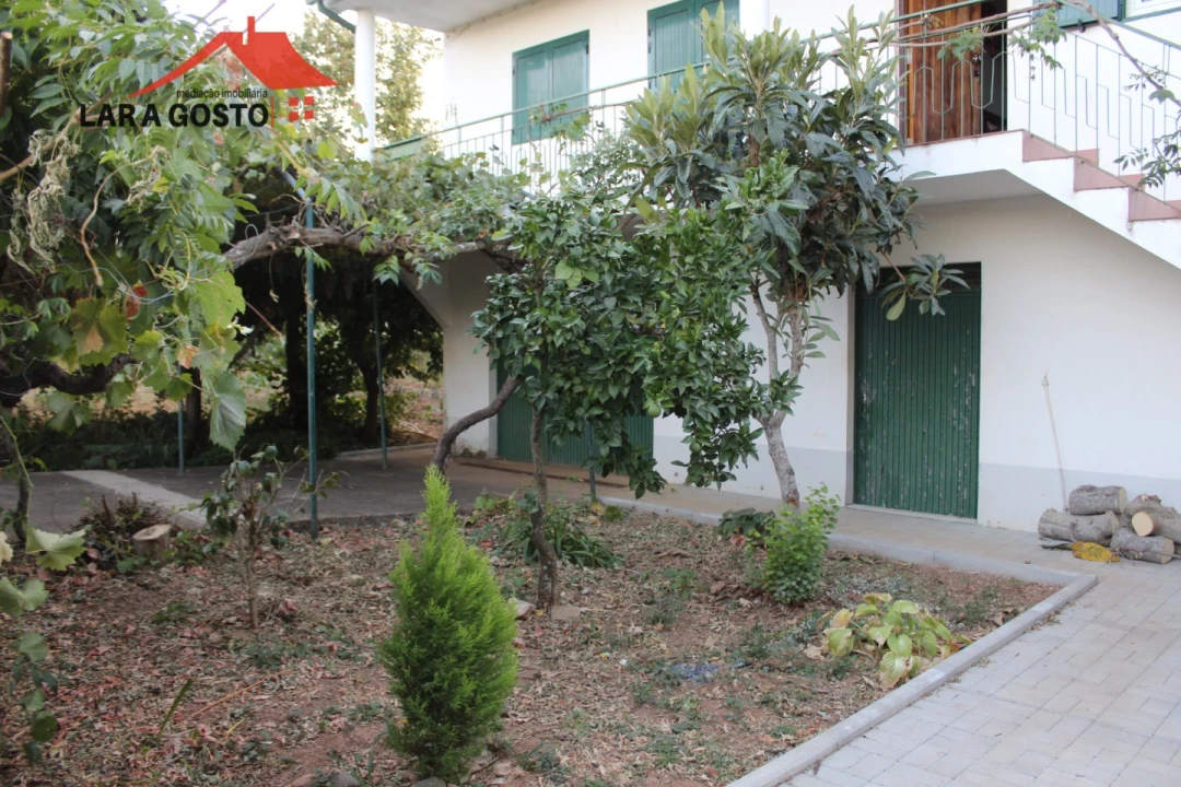 Moradia T4 para Venda em Salselas Foto 5