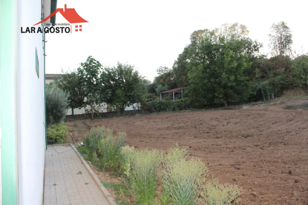 Moradia T4 para Venda em Salselas Foto 7