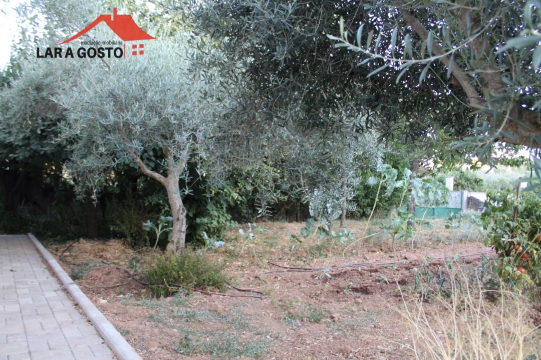 Moradia T4 para Venda em Salselas Foto 8